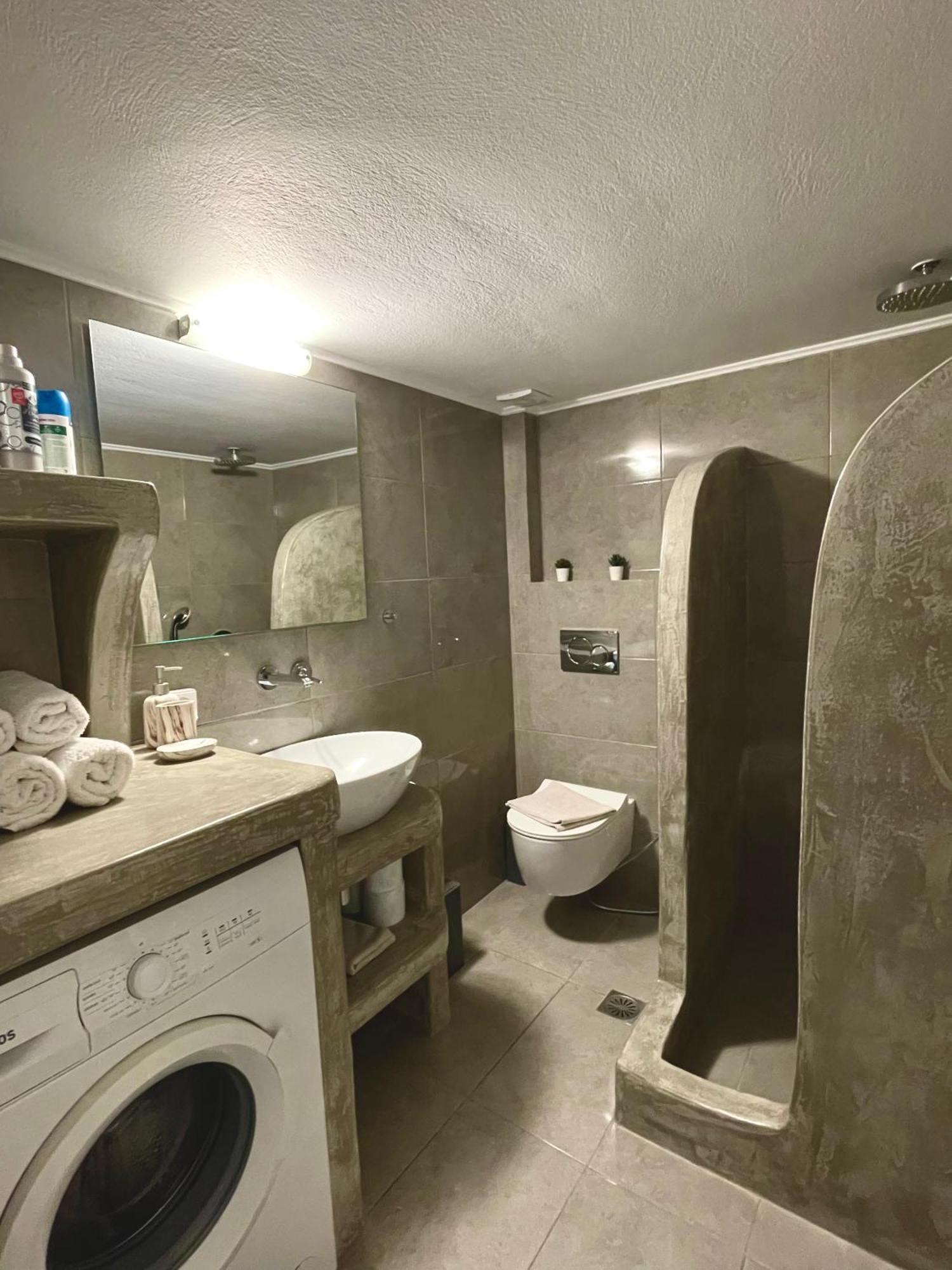 Emanouela'S Apartement In The Center Of Adamas المظهر الخارجي الصورة